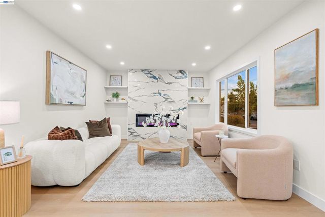 250 San Antonio Ct, San Jose, CA 95116