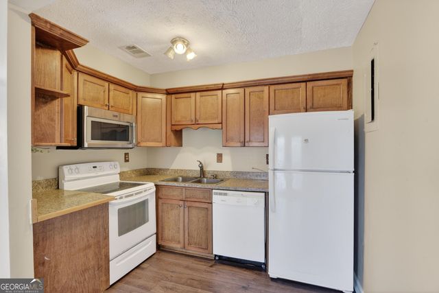 1464 A Ne Pine Log Road, Conyers, GA 30012