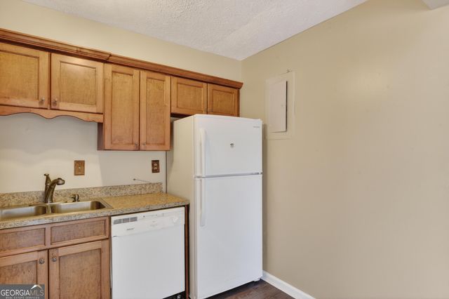 1464 A Ne Pine Log Road, Conyers, GA 30012