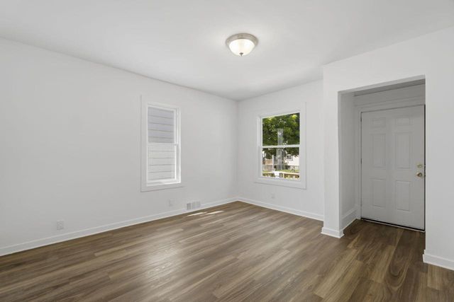 2954 N 19TH STREET, Milwaukee, WI 53206