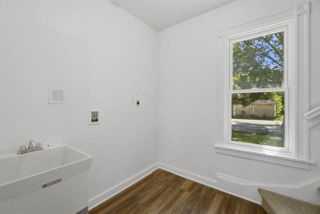 2954 N 19TH STREET, Milwaukee, WI 53206