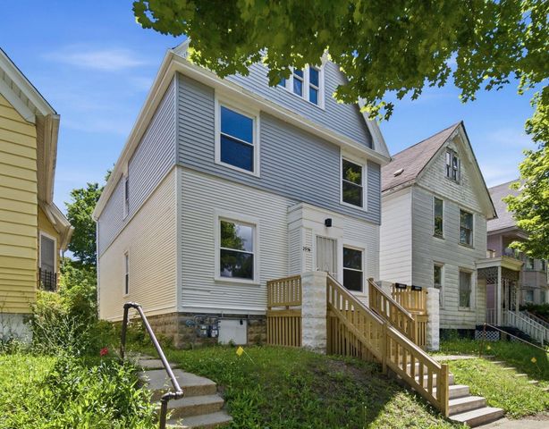 2954 N 19TH STREET, Milwaukee, WI 53206
