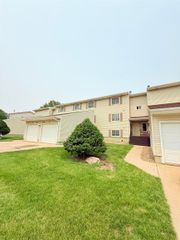 218 W Park Ln Apt 3, Waterloo, IA 50701