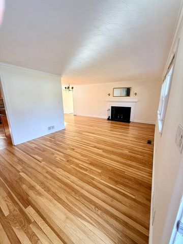 10 Snake Brook Rd, Wayland, MA 01778