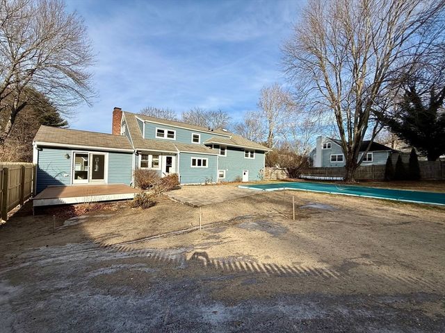 10 Snake Brook Rd, Wayland, MA 01778
