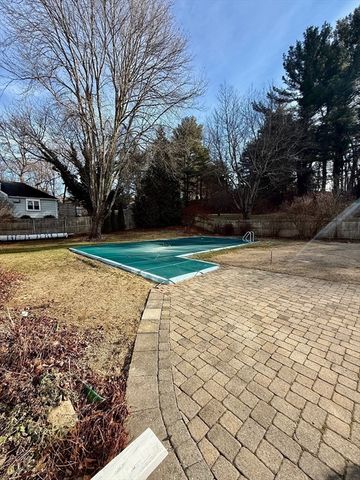10 Snake Brook Rd, Wayland, MA 01778