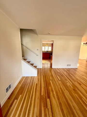 10 Snake Brook Rd, Wayland, MA 01778