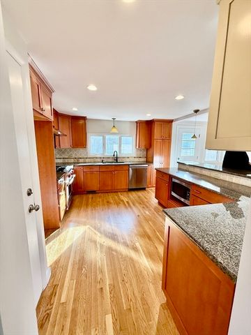 10 Snake Brook Rd, Wayland, MA 01778