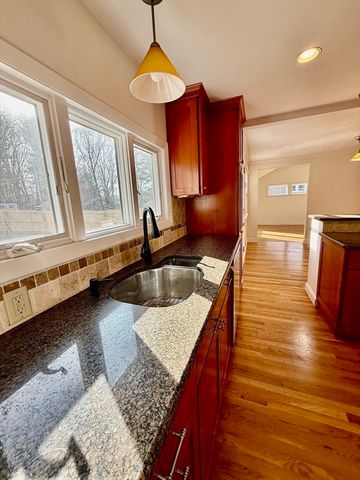 10 Snake Brook Rd, Wayland, MA 01778