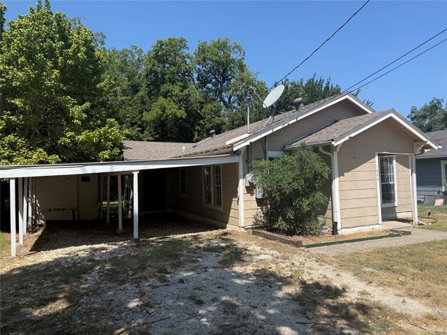 1005 Dodson Street, Gainesville, TX 76240