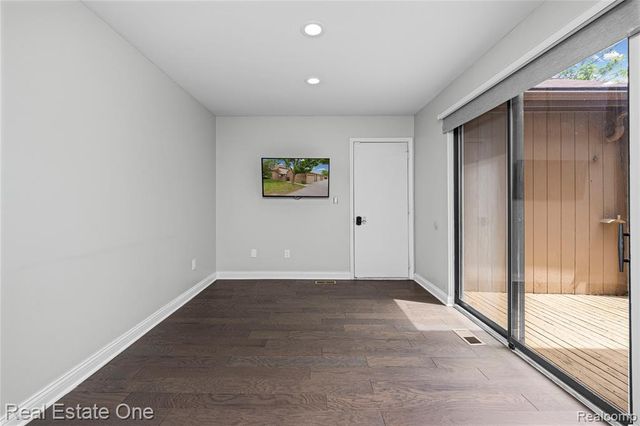 5345 Wright Way, West Bloomfield, MI 48322