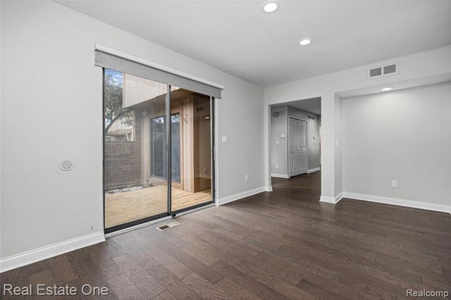 5345 Wright Way, West Bloomfield, MI 48322