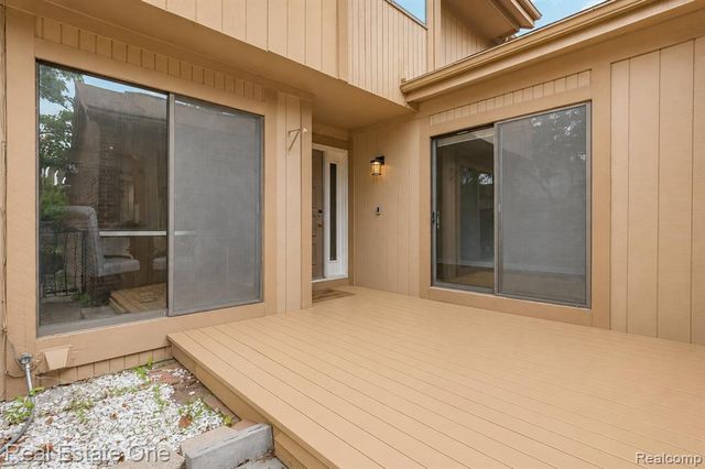5345 Wright Way, West Bloomfield, MI 48322