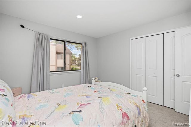 5345 Wright Way, West Bloomfield, MI 48322