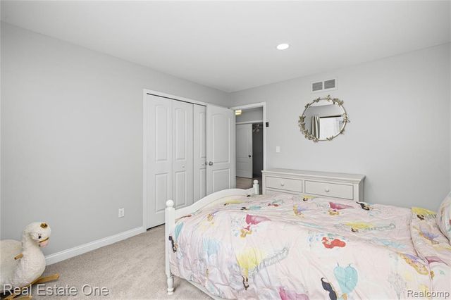 5345 Wright Way, West Bloomfield, MI 48322