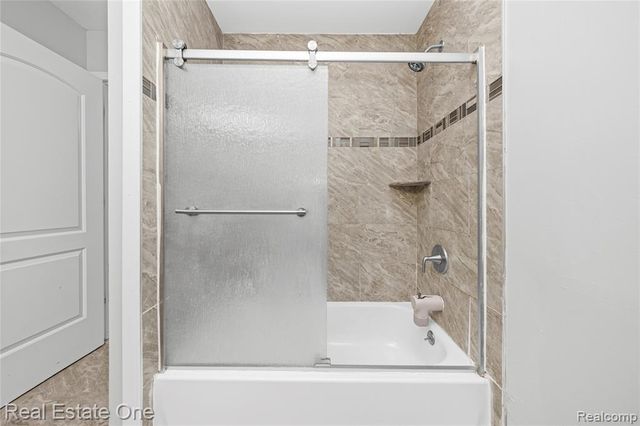 5345 Wright Way, West Bloomfield, MI 48322