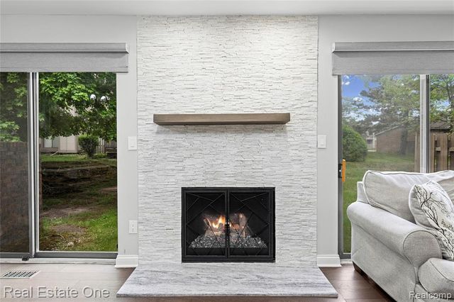 5345 Wright Way, West Bloomfield, MI 48322