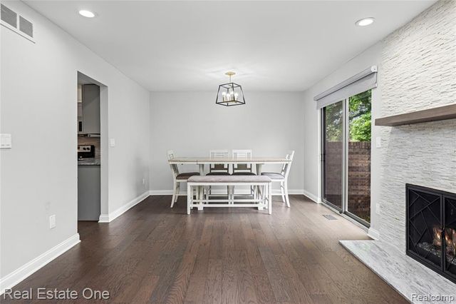5345 Wright Way, West Bloomfield, MI 48322