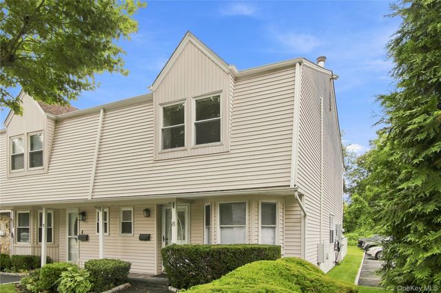 8 Manors Drive, Jericho, NY 11753