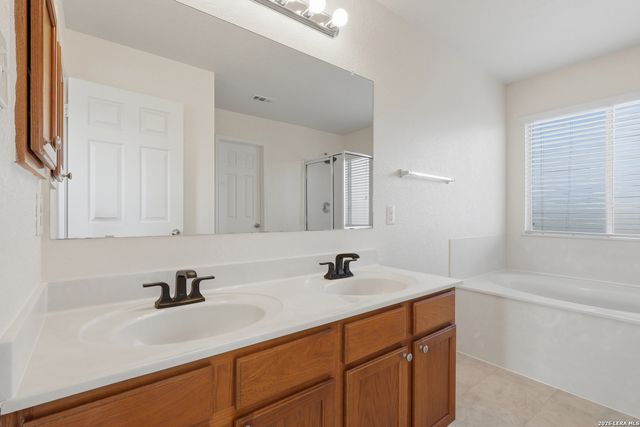 3600 Sharp Hill, Selma, TX 78154