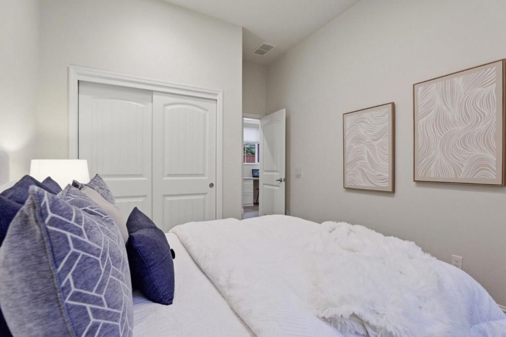 Image 26 of property listing at 3015 Pinos Way, Marina, CA 93933