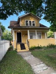 15121 Vine Avenue, Harvey, IL 60426