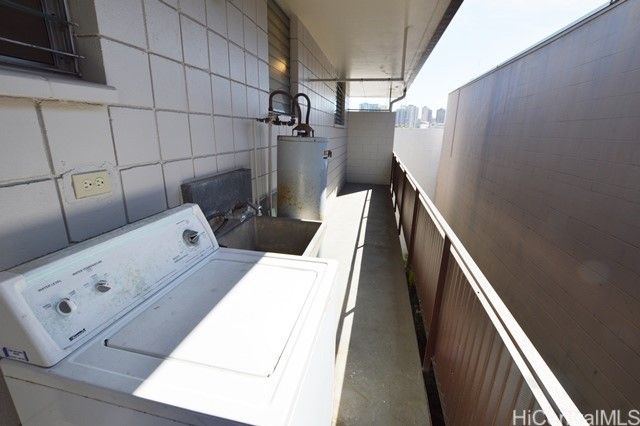 1837 Young Street B, Honolulu, HI 96826