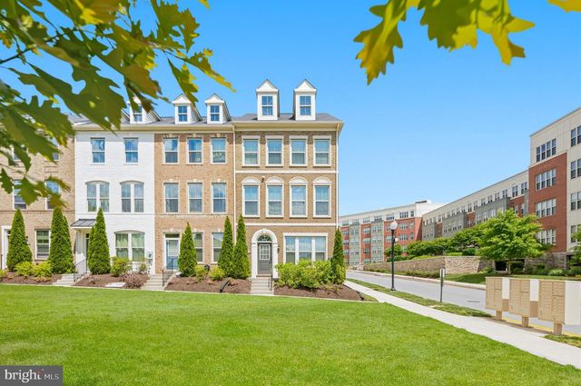 3738 COMMODORE JOSHUA BARNEY DR NE, Washington, DC 20018