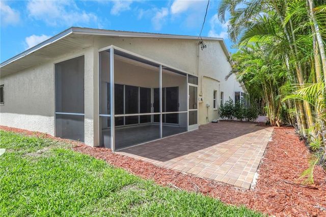 5013 SW 16th PL, Cape Coral, FL 33914