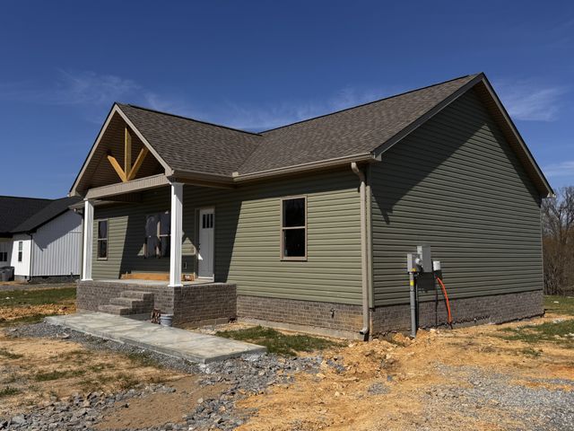 346 Hawkins Rd, Westmoreland, TN 37186