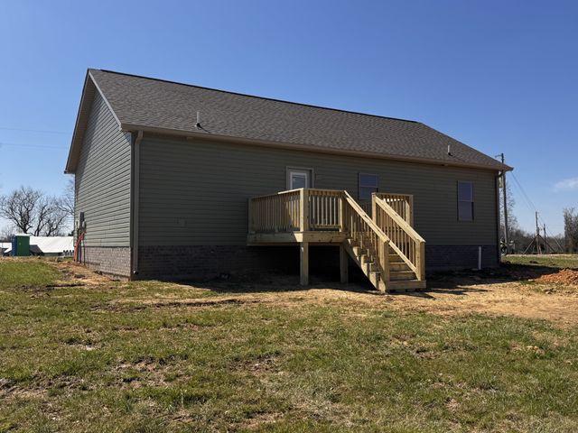 346 Hawkins Rd, Westmoreland, TN 37186