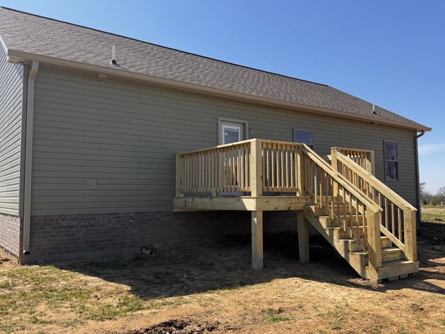 346 Hawkins Rd, Westmoreland, TN 37186