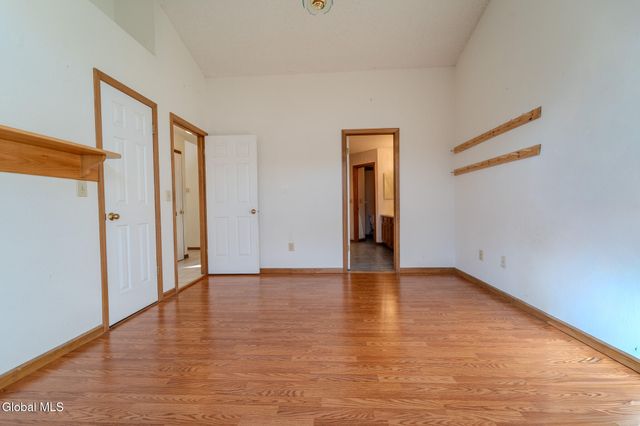 42 Malibu Hill, East Greenbush, NY 12144