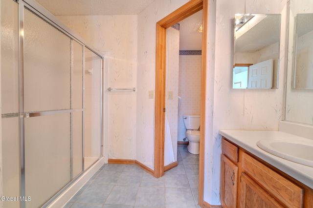 42 Malibu Hill, East Greenbush, NY 12144