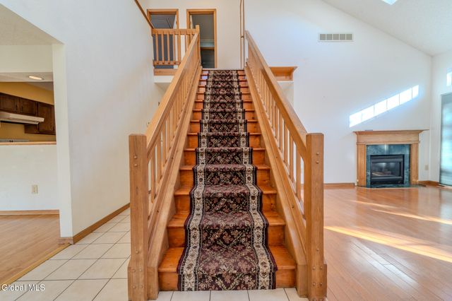 42 Malibu Hill, East Greenbush, NY 12144