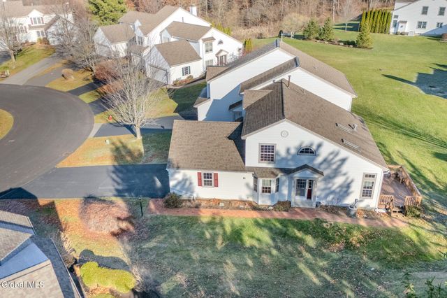 42 Malibu Hill, East Greenbush, NY 12144