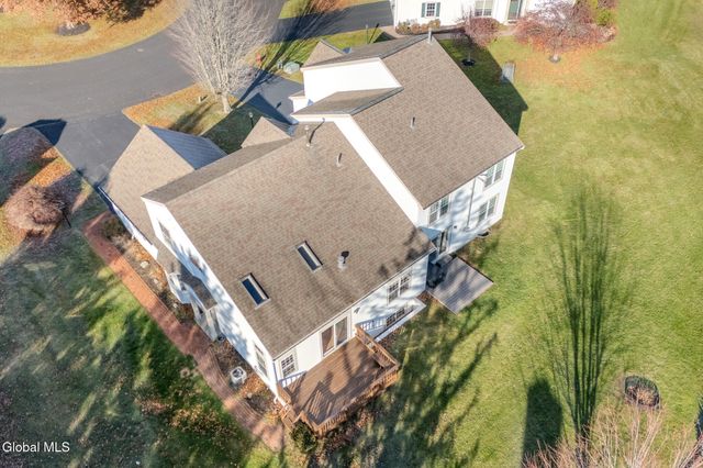 42 Malibu Hill, East Greenbush, NY 12144