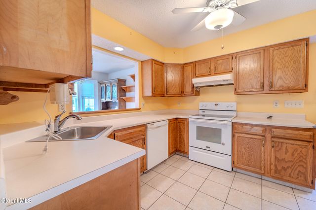 42 Malibu Hill, East Greenbush, NY 12144