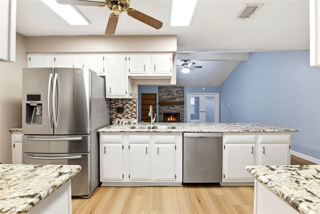 6009 Leafwood Circle, League City, TX 77573