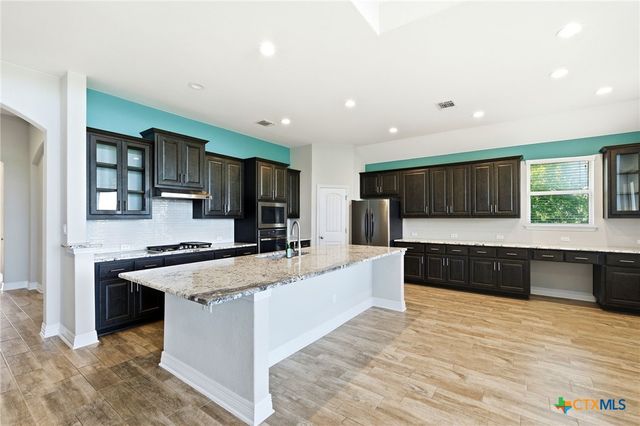 1216 Winding Way Drive, Georgetown, TX 78628