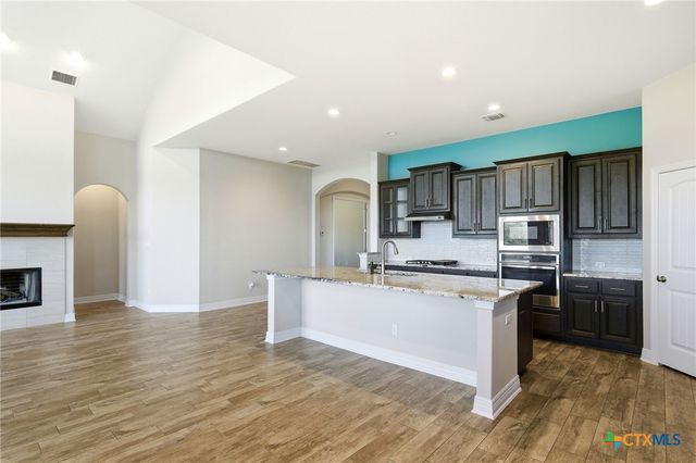 1216 Winding Way Drive, Georgetown, TX 78628