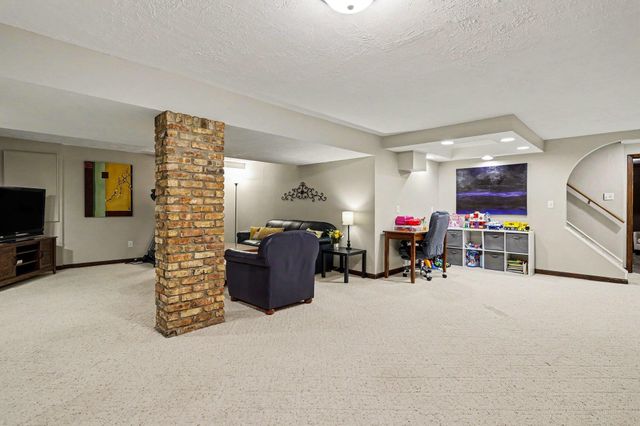 50625 Mohawk Drive, Granger, IN 46530