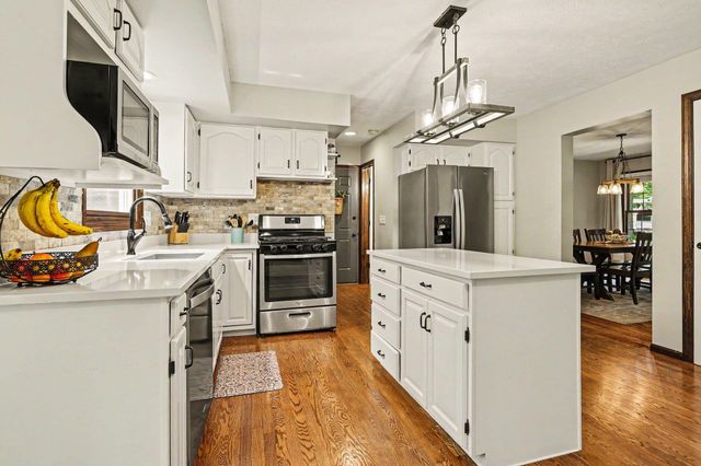 50625 Mohawk Drive, Granger, IN 46530