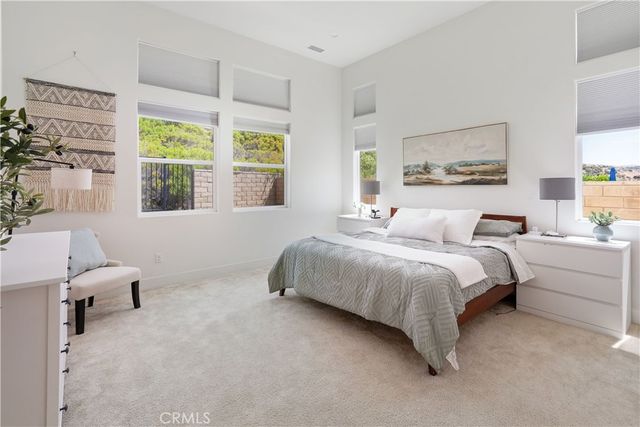 19045 Martino Court, Saugus, CA 91350