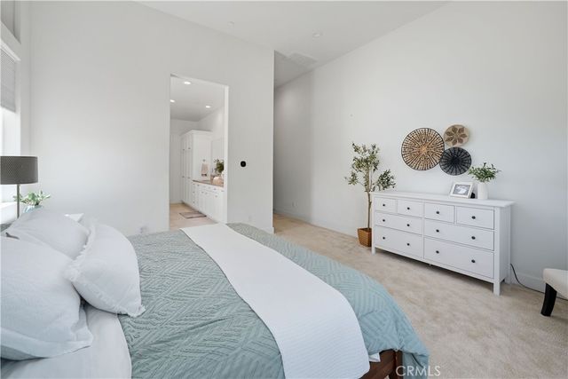 19045 Martino Court, Saugus, CA 91350