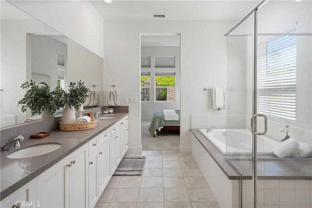 19045 Martino Court, Saugus, CA 91350