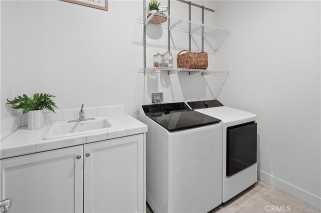 19045 Martino Court, Saugus, CA 91350