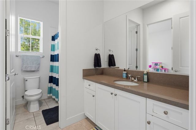 19045 Martino Court, Saugus, CA 91350