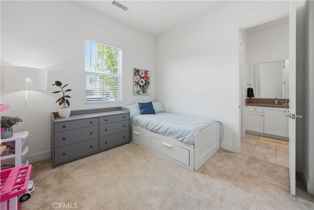 19045 Martino Court, Saugus, CA 91350