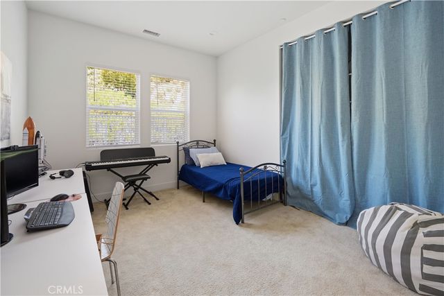 19045 Martino Court, Saugus, CA 91350